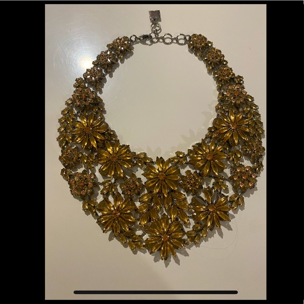 Bcbgmaxzria floral necklace